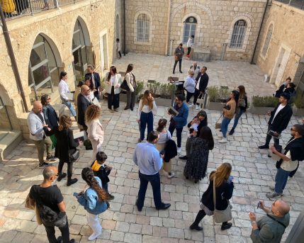 8e69b236-6d49-468a-ba7e-1a19e333e59b