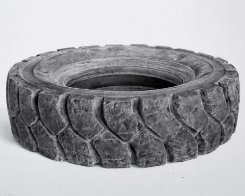 tire, charcoal on paper, 140x80