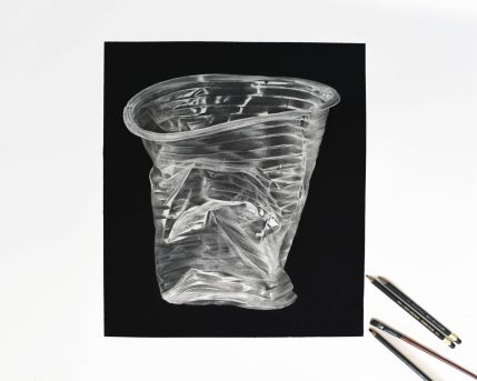 כוס חד פעמית, עפרונות ופחם על נייר, 55 על 2 45