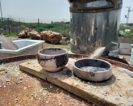 שריפת שערות סוס, נוצות וסוכר2